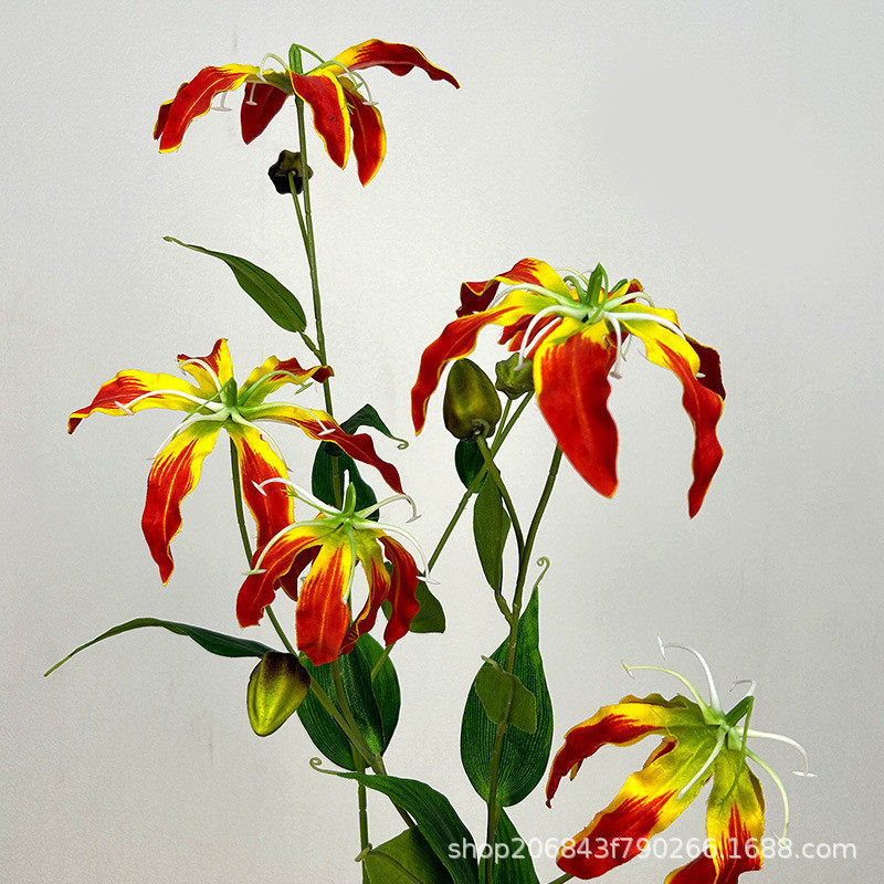 仿真花3头火焰百合 假花绢花婚礼堂地排路引花海瀑布嘉兰百合拍摄