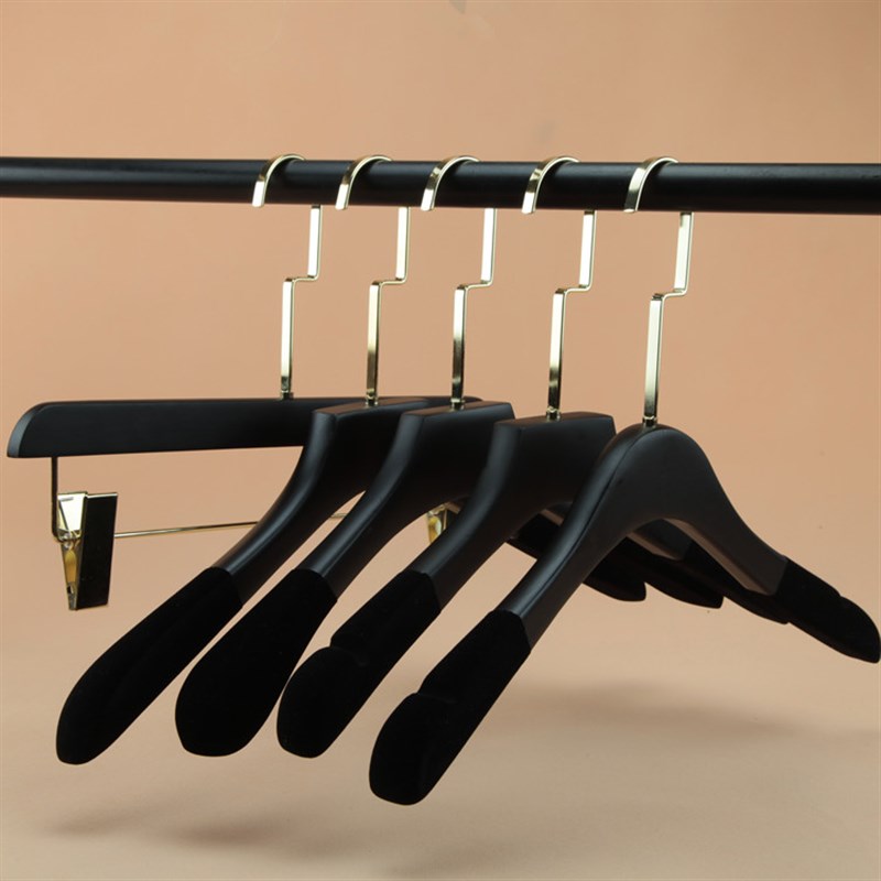 黑色女款植绒实木衣架金色挂钩服装店衣挂实木衣撑裤架定制