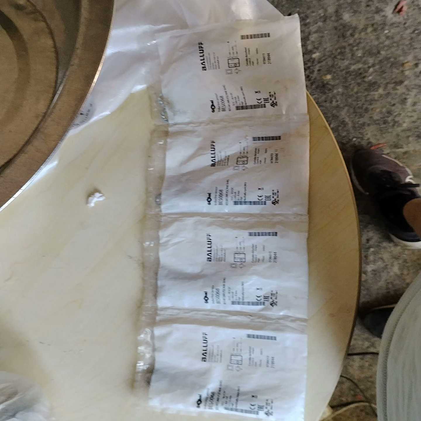 咨询-巴鲁夫接近开关BES00684个，3个