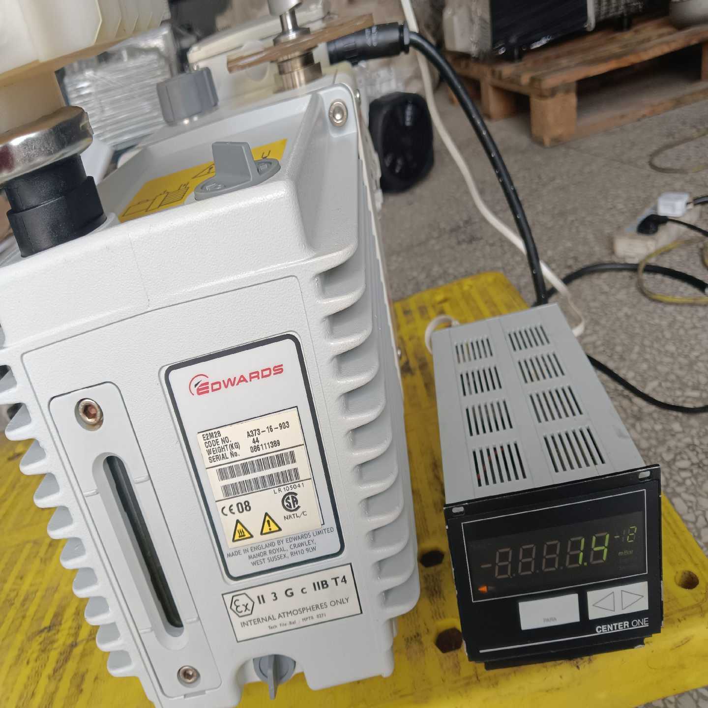 爱德华E2M28真空泵出售，功能包好，单相220V电压，已保--议价商