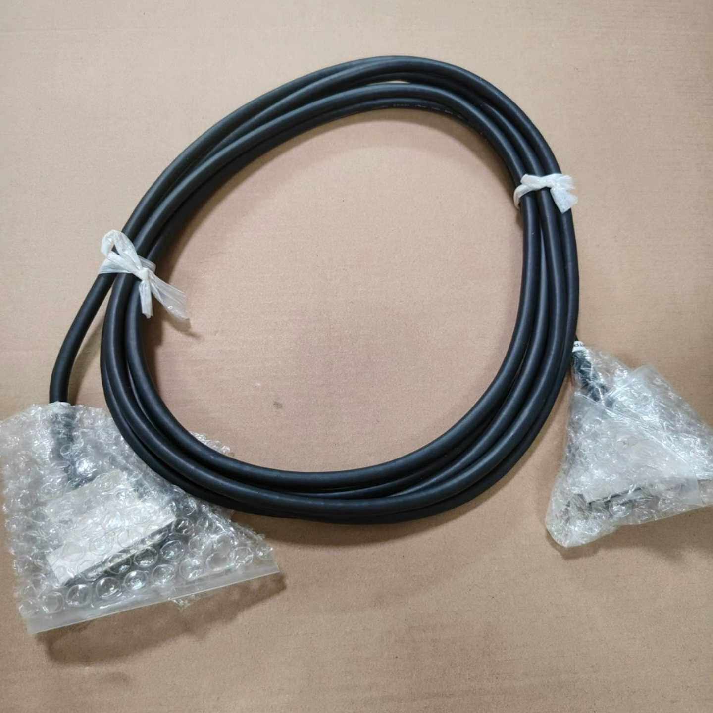 询价JAE连接线DB-C8-J10、25针公转25针母插头、原装