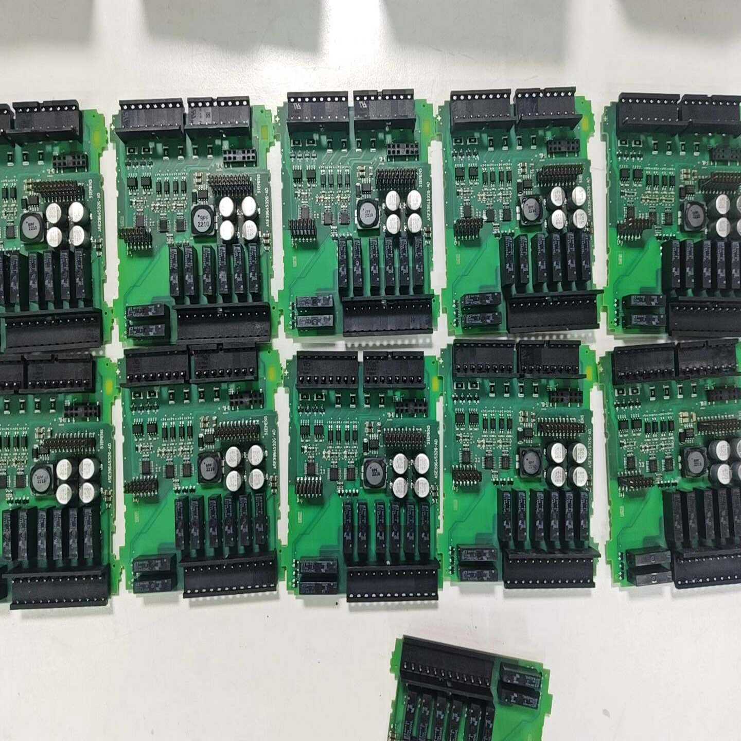 议价原装正品西门子PLCS7-200SMARTSR20中板，