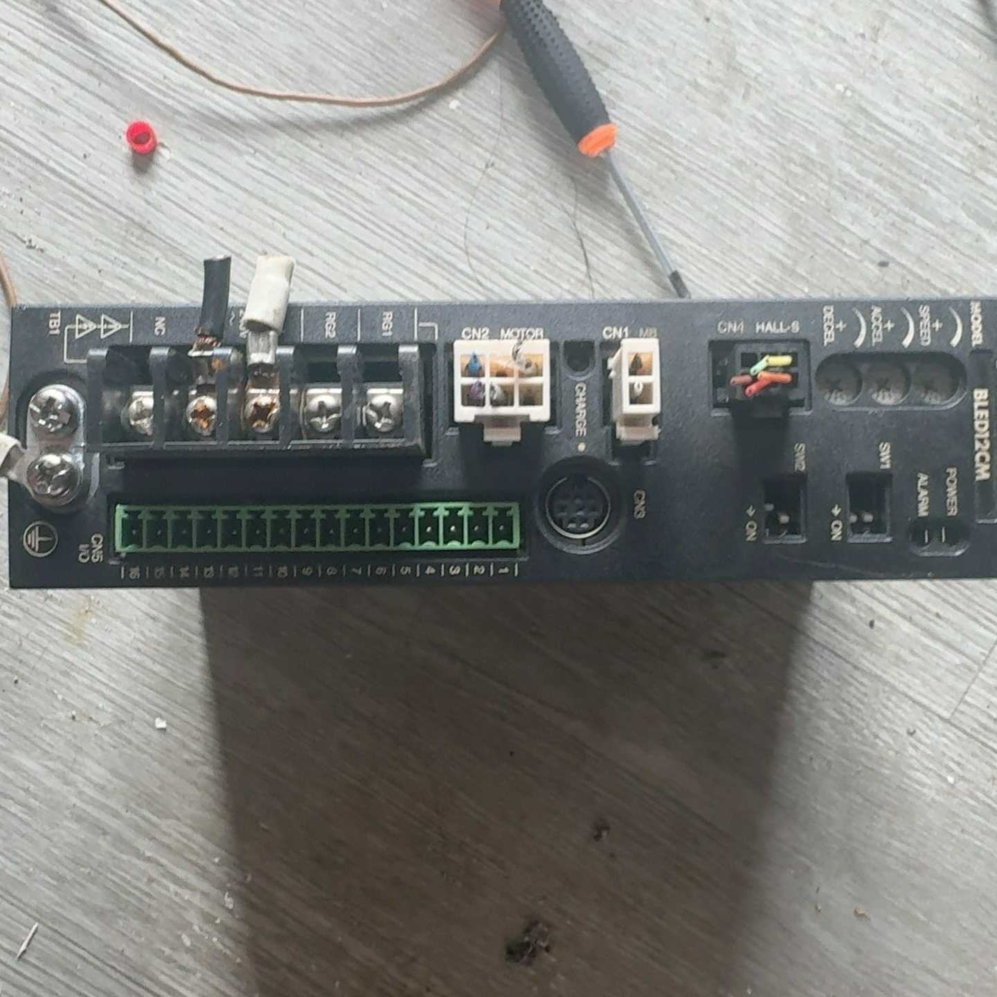 日本东方马达BLED12CM驱动器，200-240V输入，输--议价商品