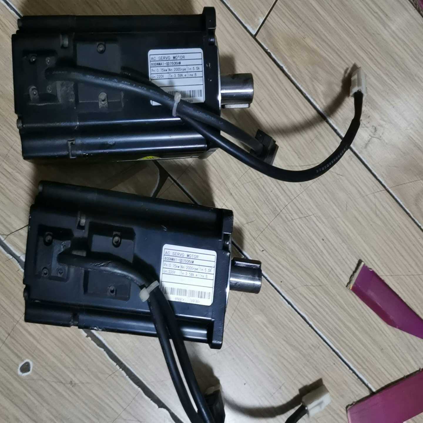东菱伺服电机750W 80DNMA1-0D75CKAM ~询价