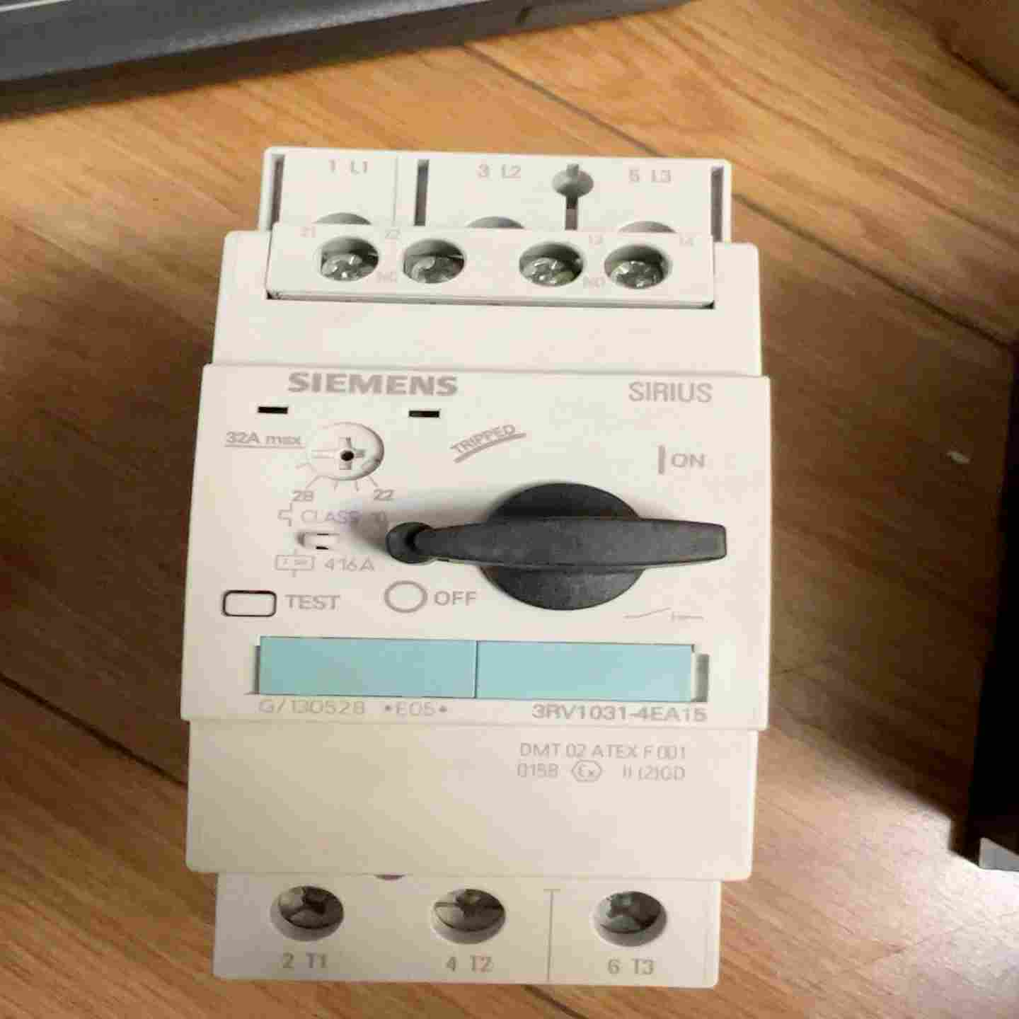 议价西门子塑料外壳式断路器3RV1031-S4EA15现货/维修