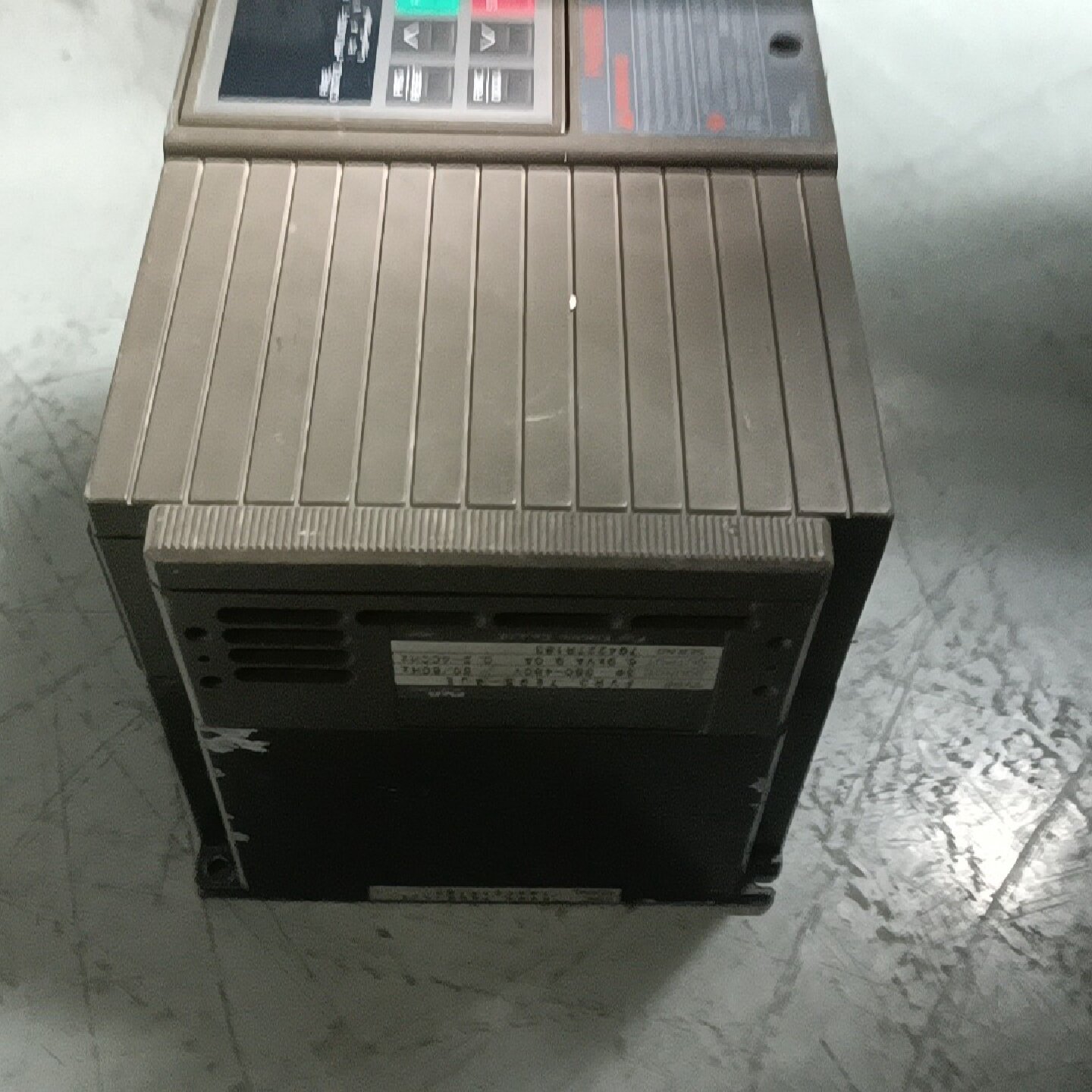 富士变频器 FVR3.7E9S-4JE 3.7kw 380V--议价商品