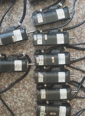 寻I安川伺服电机SGMAHA5AAA2B10个50w