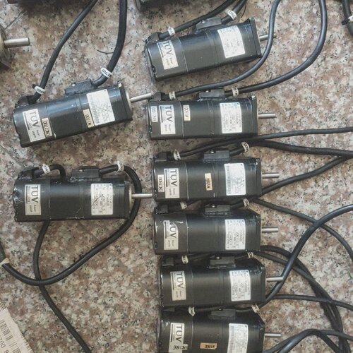 寻安川伺服电机SGMAHA5AAA2B10个50w