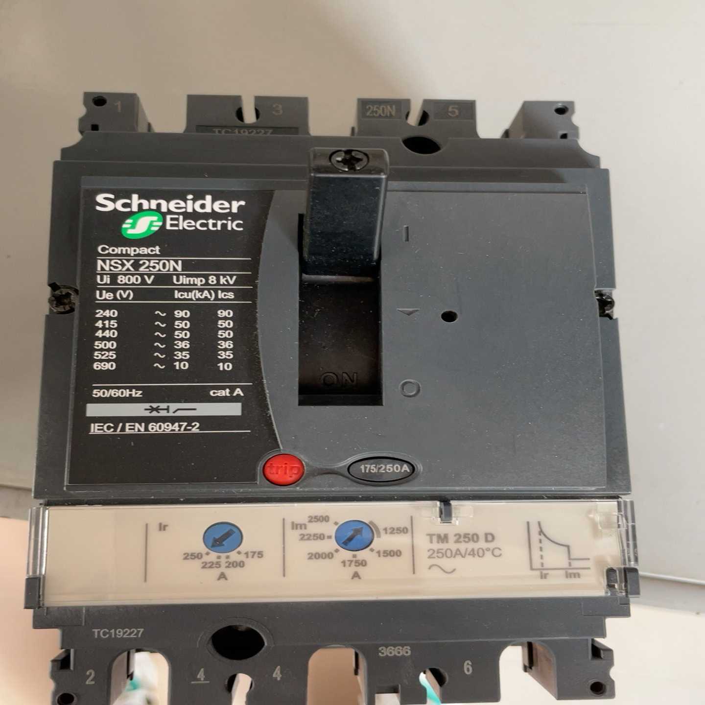 【议价】施耐德NSX250N塑壳断路器LV431830正