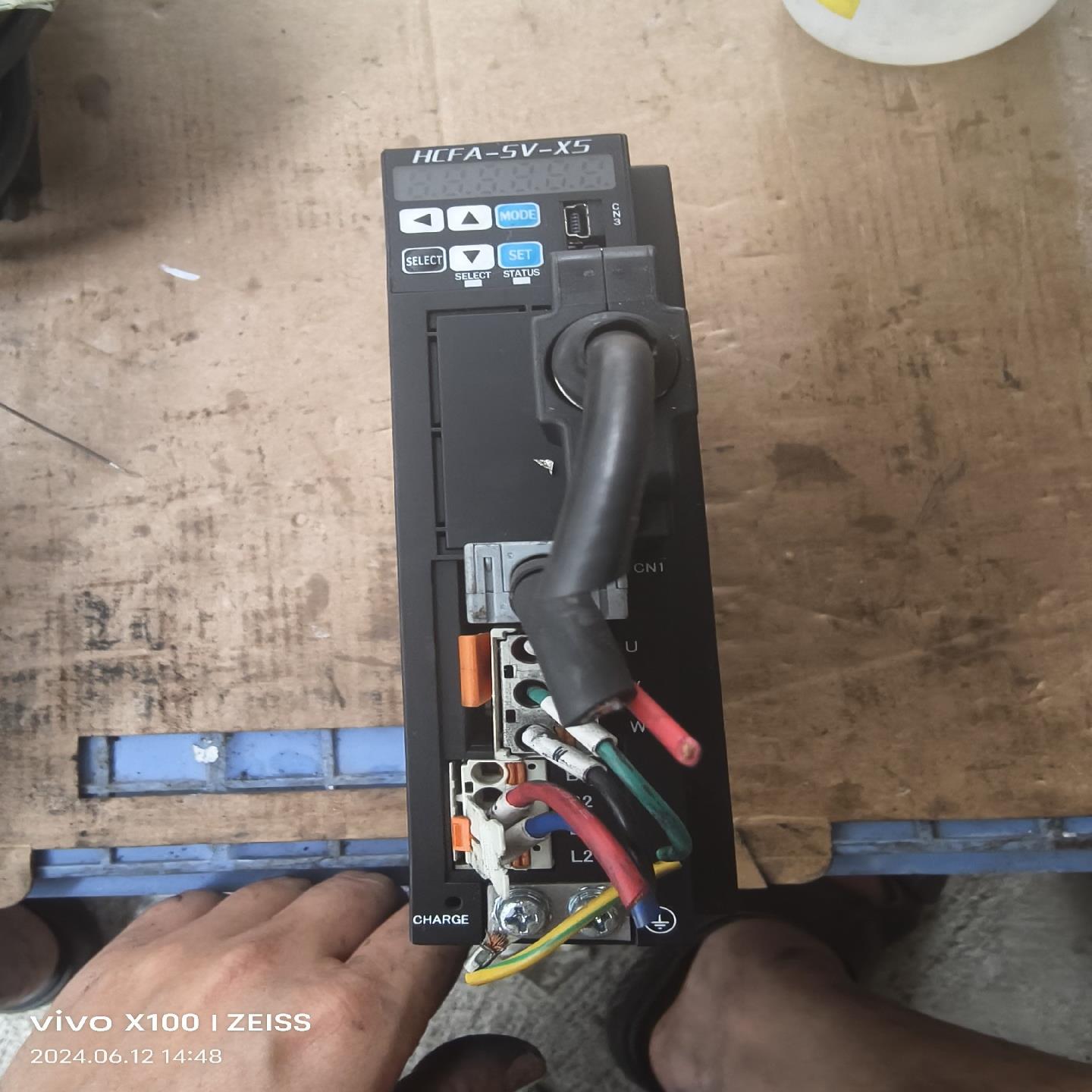 X5DA75A-11  禾川750W伺服驱动器实;议价