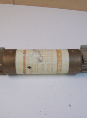 GOULD SHAWMUT TRS225R TRIONIC TIME DELAY FUSE 225A 600V  USE