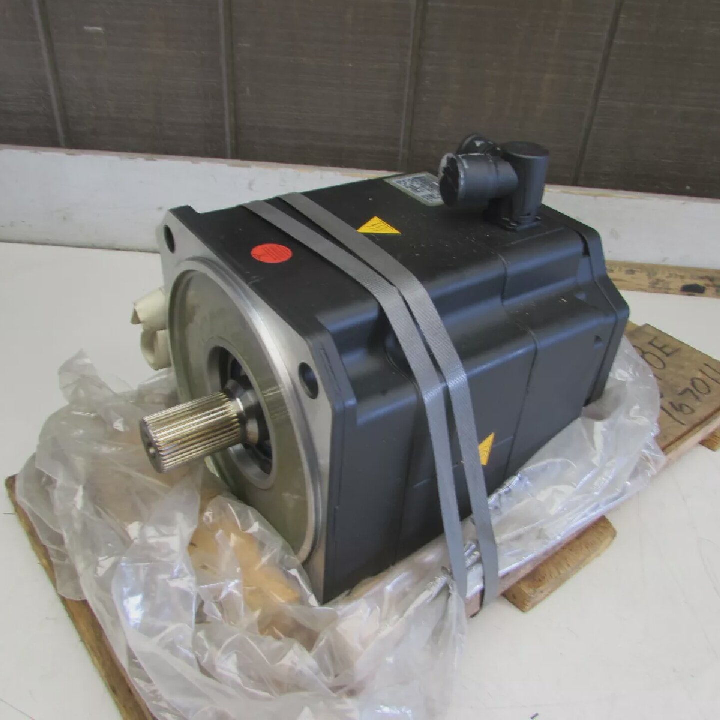 西门子KUKA1FK61018AF911ZZ9ZSERVO发动机4.77KW9.3A207V全新优惠
