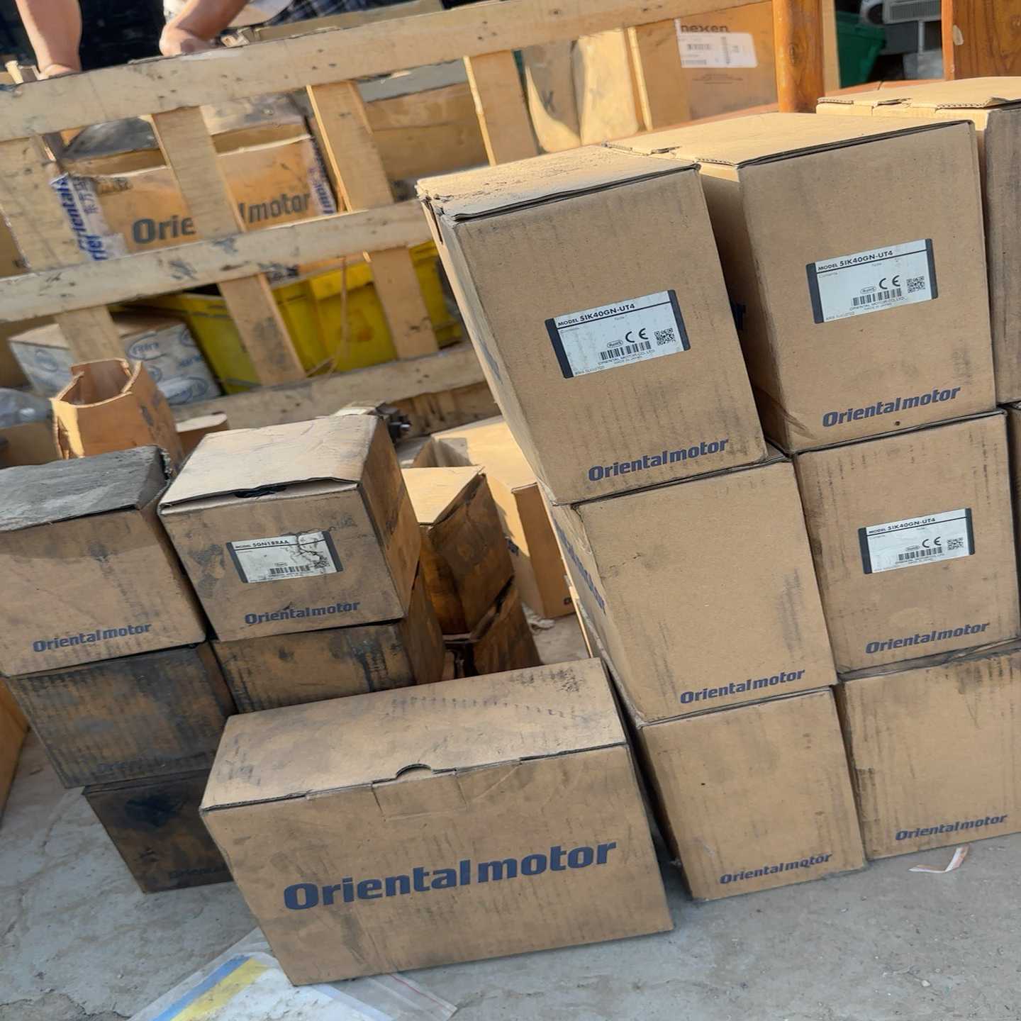 全新东方马达调速电机和减速机两套三相200伏，5IK40GN