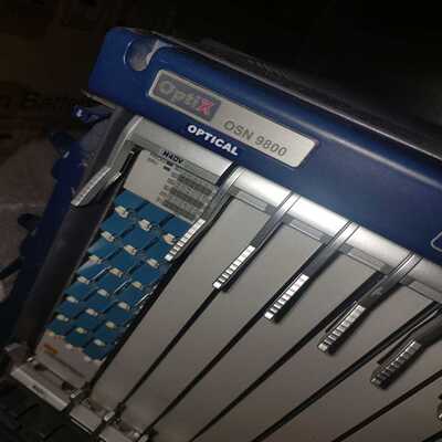 出售华为OSN9800  配一张TN13M40V01  一张