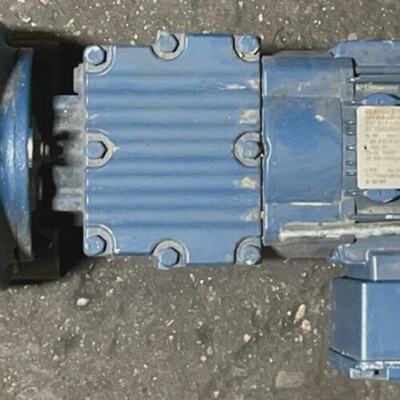 SEWEURODRIVE R37 R17 DRS71S4BE05HR GEAR MOTOR HZ 60 rpm 1700