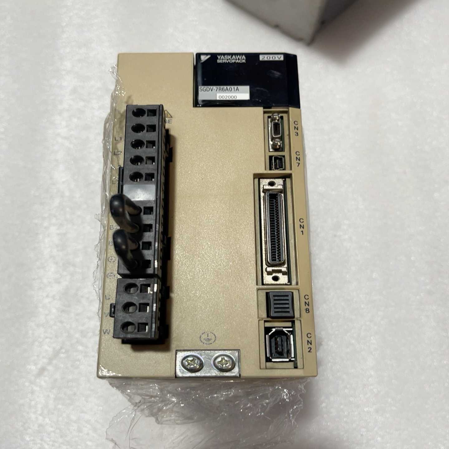 询价~安川伺服驱动器1.0kw 一台SGDV-7R6A01A002