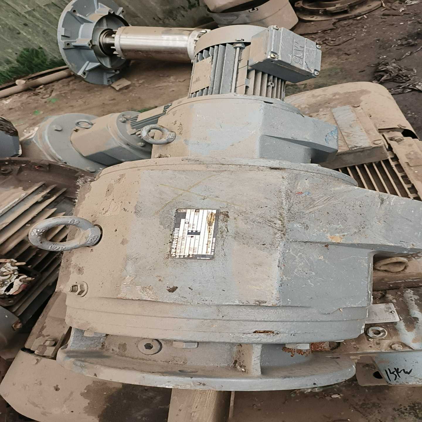 sew减速机，RF107和77，电机0.75到4千瓦，速比3议价