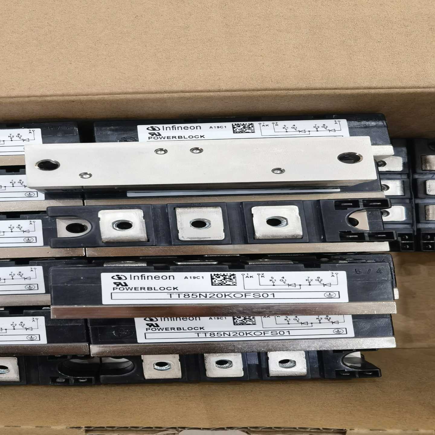 询价8520O01可控硅