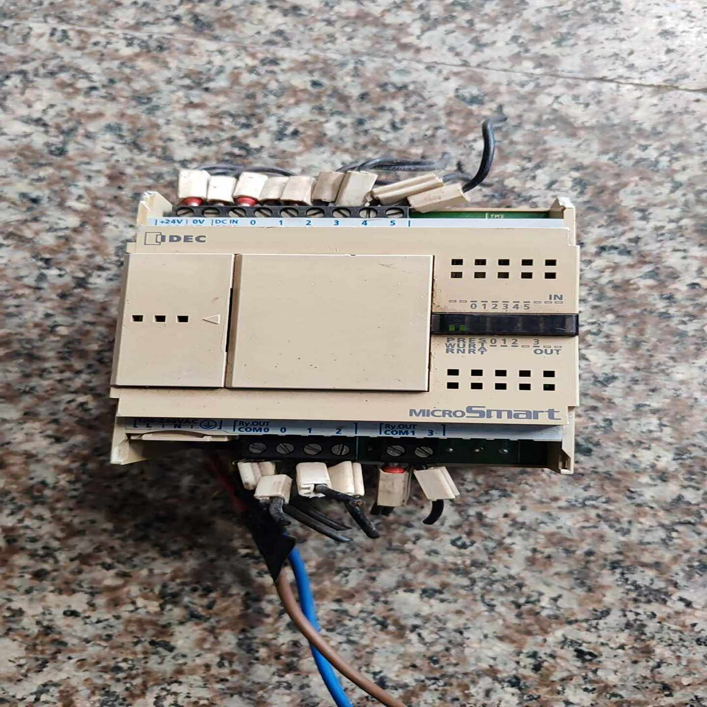 和泉PLC，FC4A-C10R2，拆机件，实物拍照，成色见图--议价商品