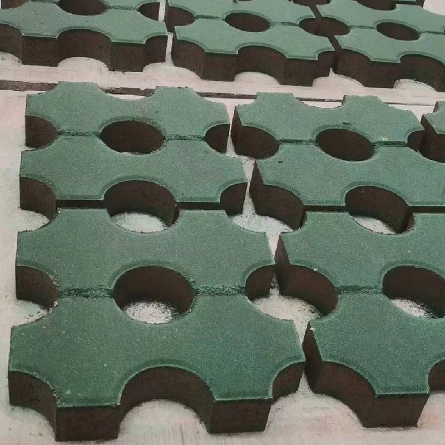 水泥植草砖九孔砖透水砖停车场草坪砖园林绿化广场砖定制厂家直销,基础建材,透水砖,淘宝优惠券,粉丝福利购,淘宝优惠卷