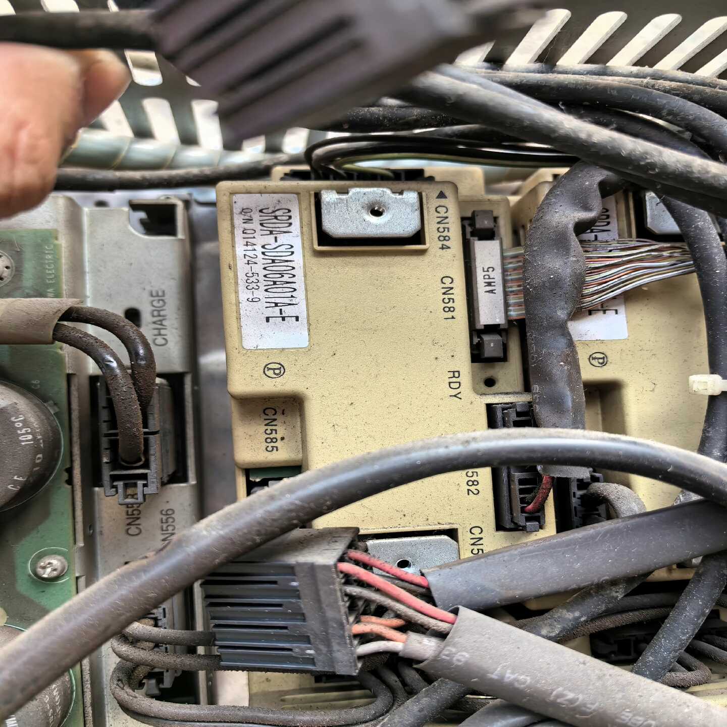 议价安川机器人DX100使用SDA06放大器，拆机的，标价单价现货/维