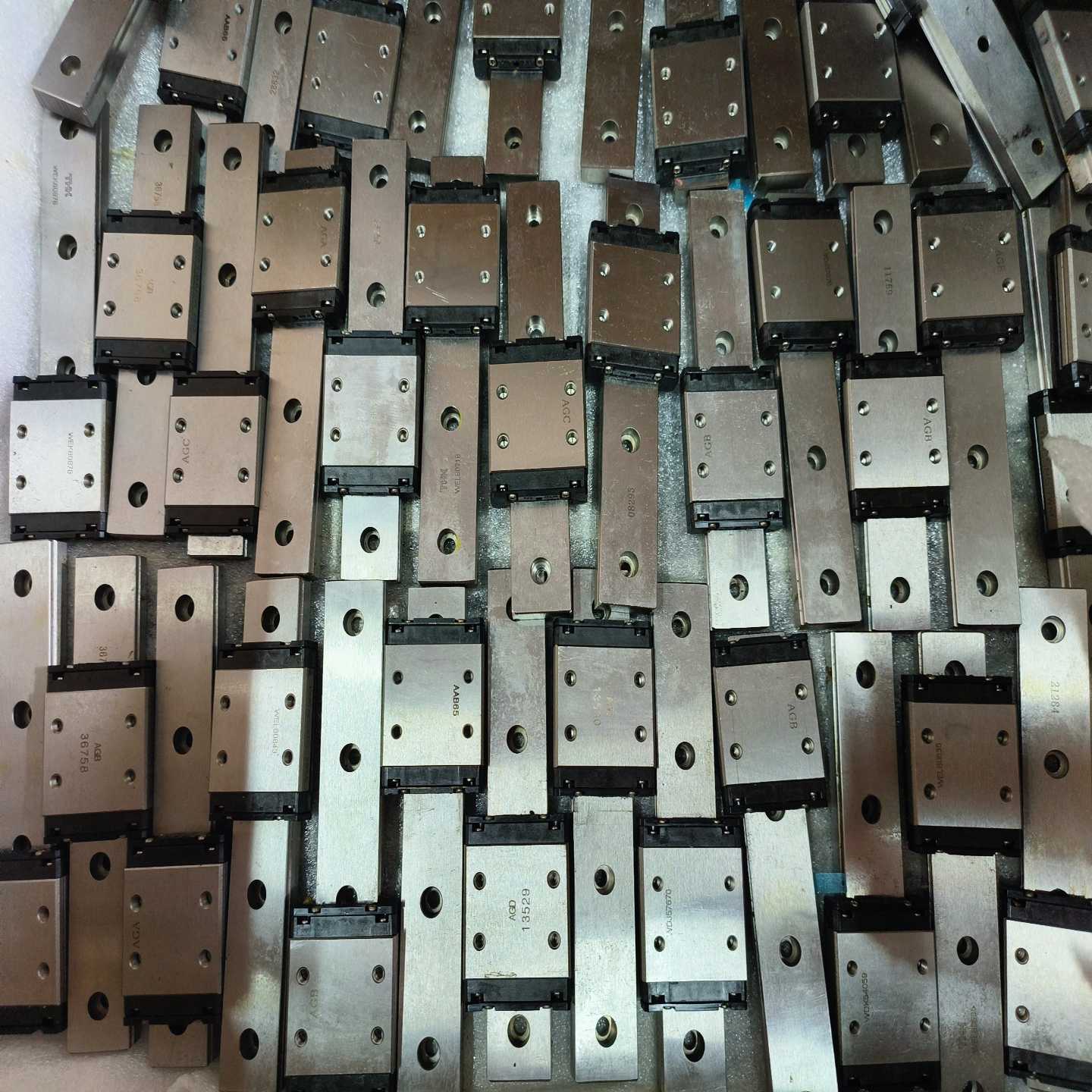 SRS9WM原装正品THK直线导轨滑块加宽滑块成色几--议价商品