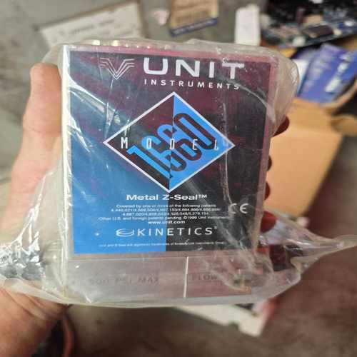 UNIT流量计UFC-1660全新带盒，--议价商品