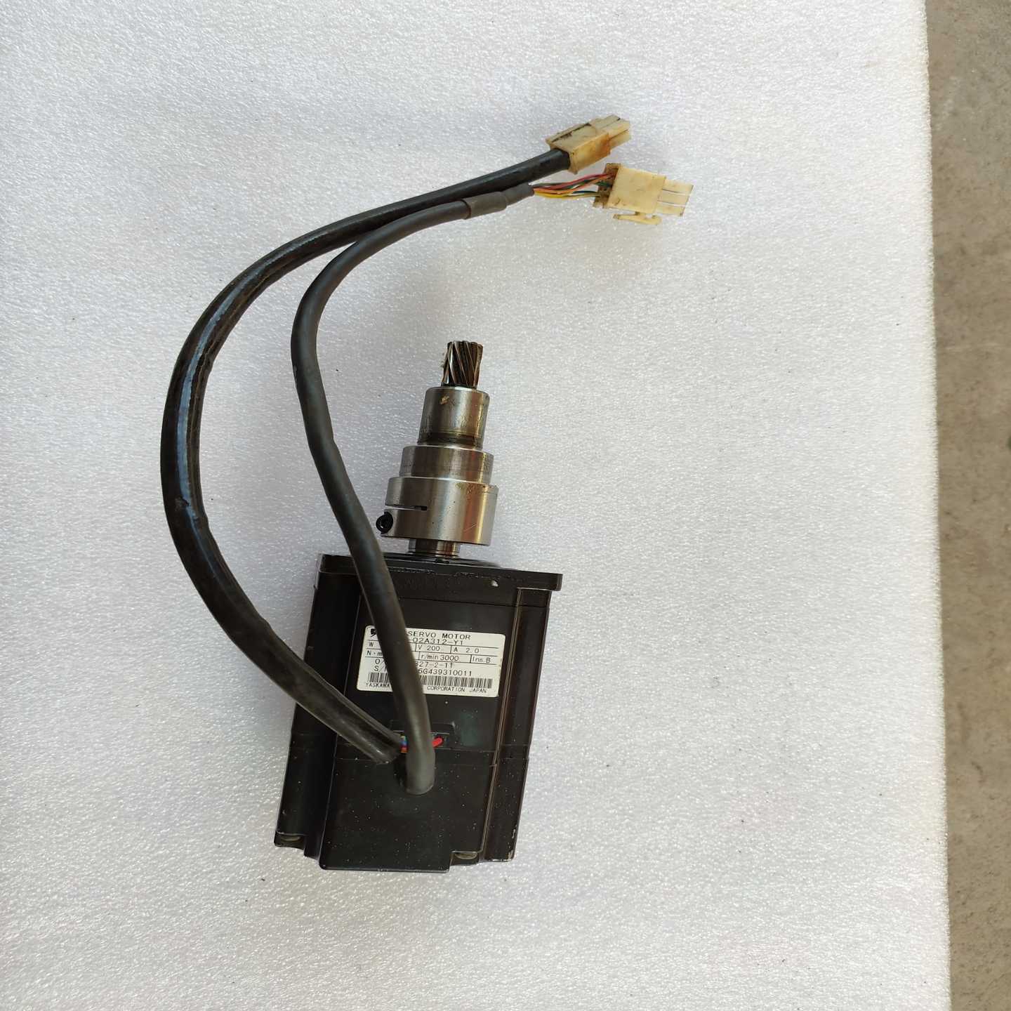 【议价】安川SGM-02A31-Y1,200W,货,实物拍照,适用