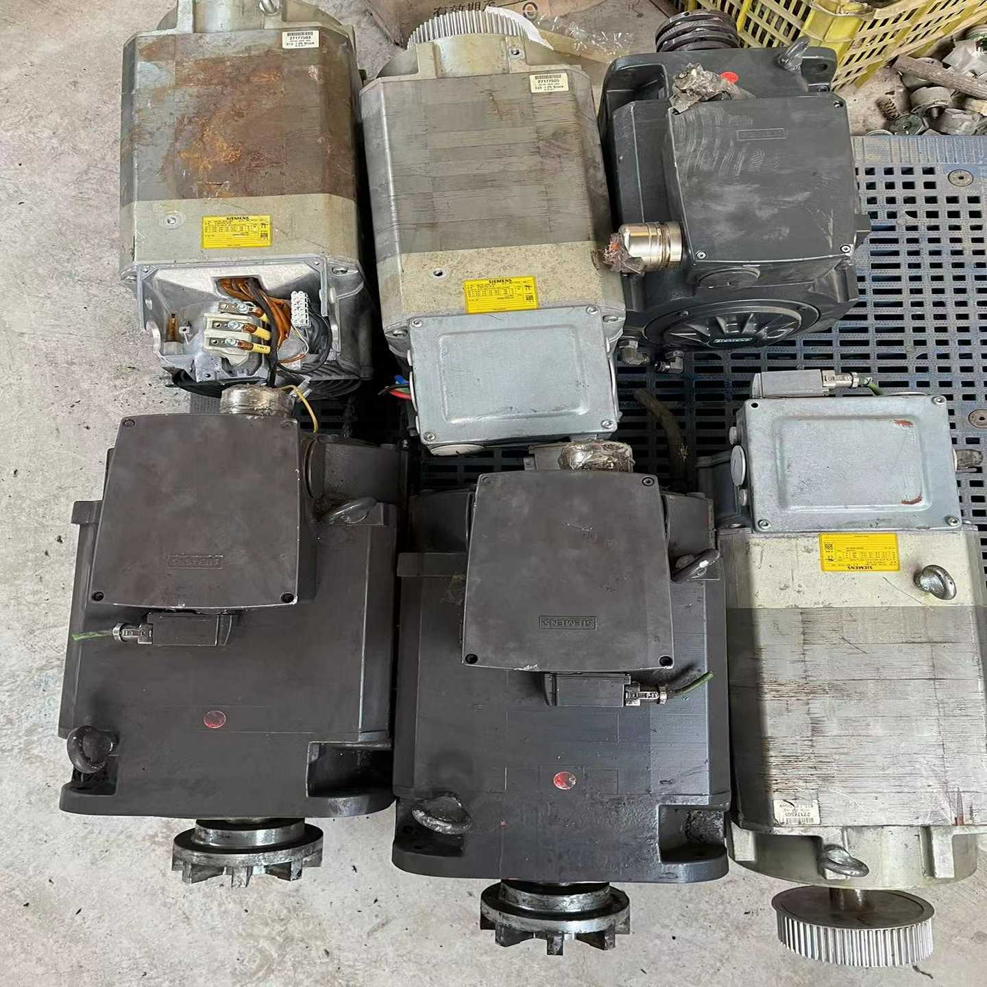 1PH7135-2QF00-0BJ0，2台，有一台询价