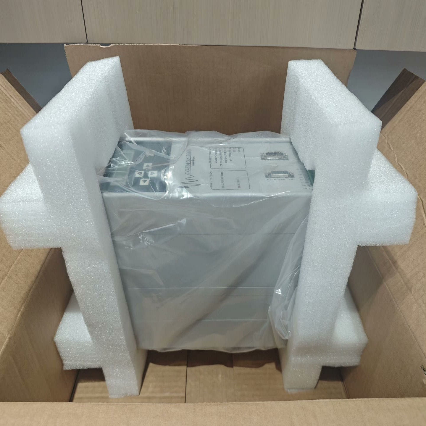 SMITEC 伺服驱动器，带包装，新询价