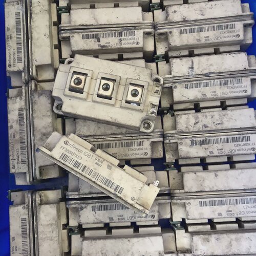 溢价-FF300R17KE3用拍前哦