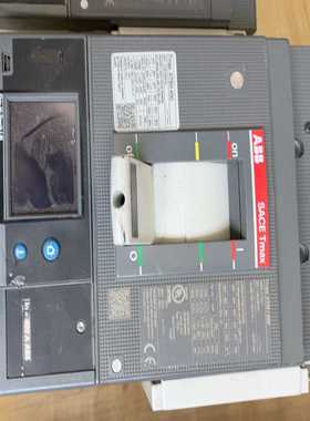 （议价）塑料外壳断路器XT5H400带一个EkipHi-T