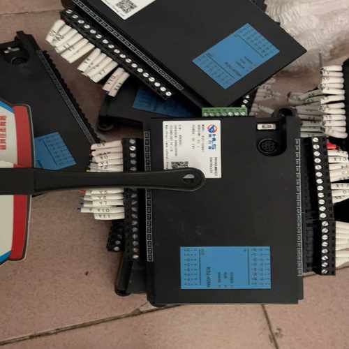 【星慕电子】航力晟触摸屏跟控制器多套，标的是一套价格