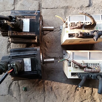 施耐德LXM23CU10M3X电机BCH1303M11A1C拍前询价