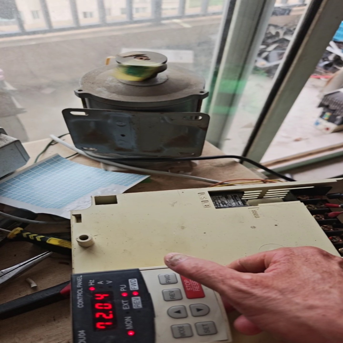 【请询价】三菱变频器FR-A520-75K三相220V75KW