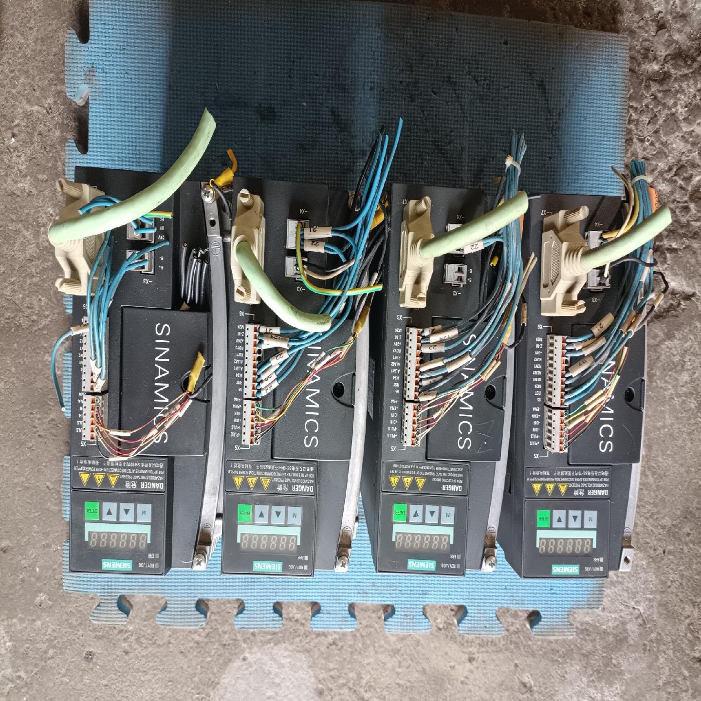 西门子驱动器刚拆机成色新如图完好无损功能包好，型号看图，打包