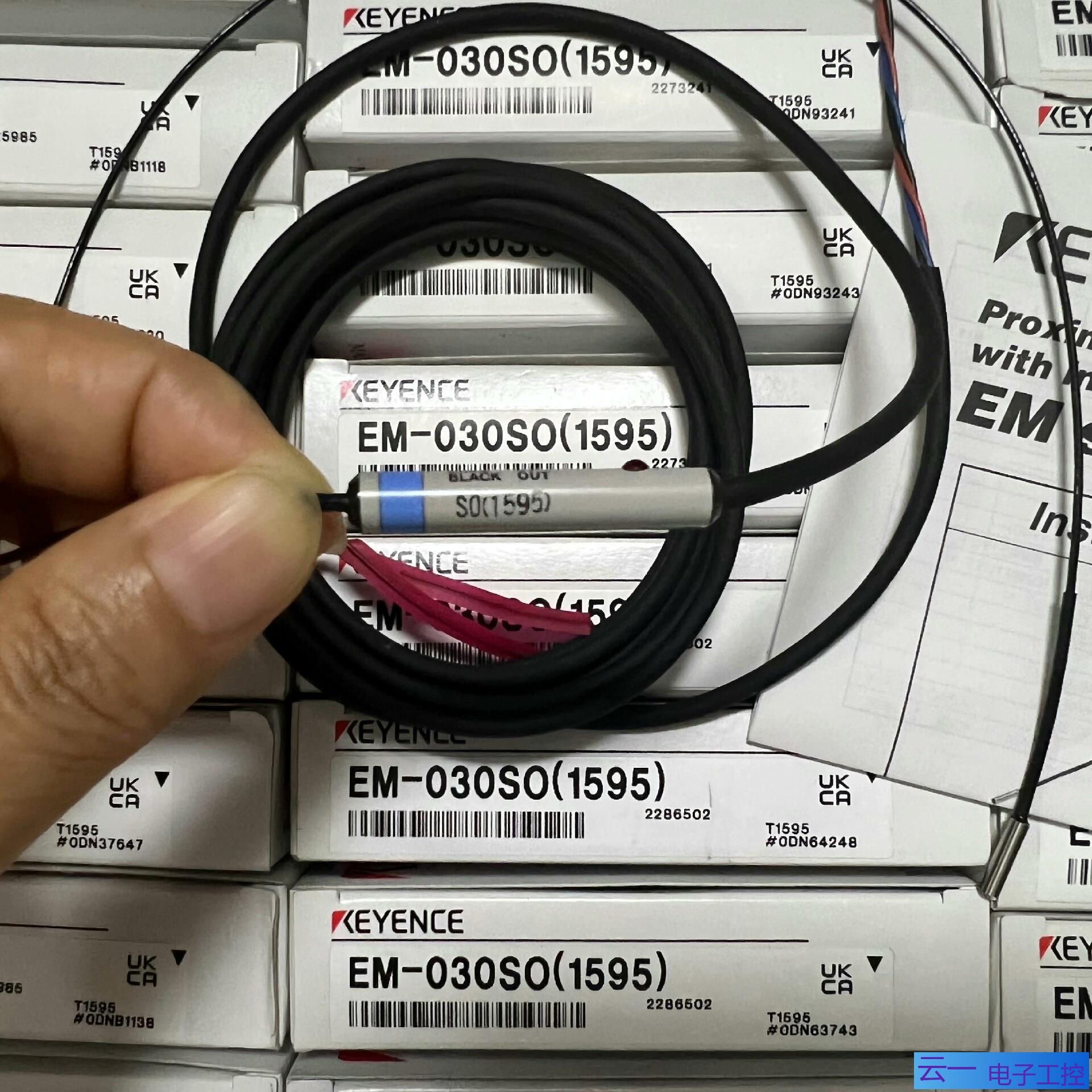 EM-030SO 1595 单个 年份新  基恩士原；议价