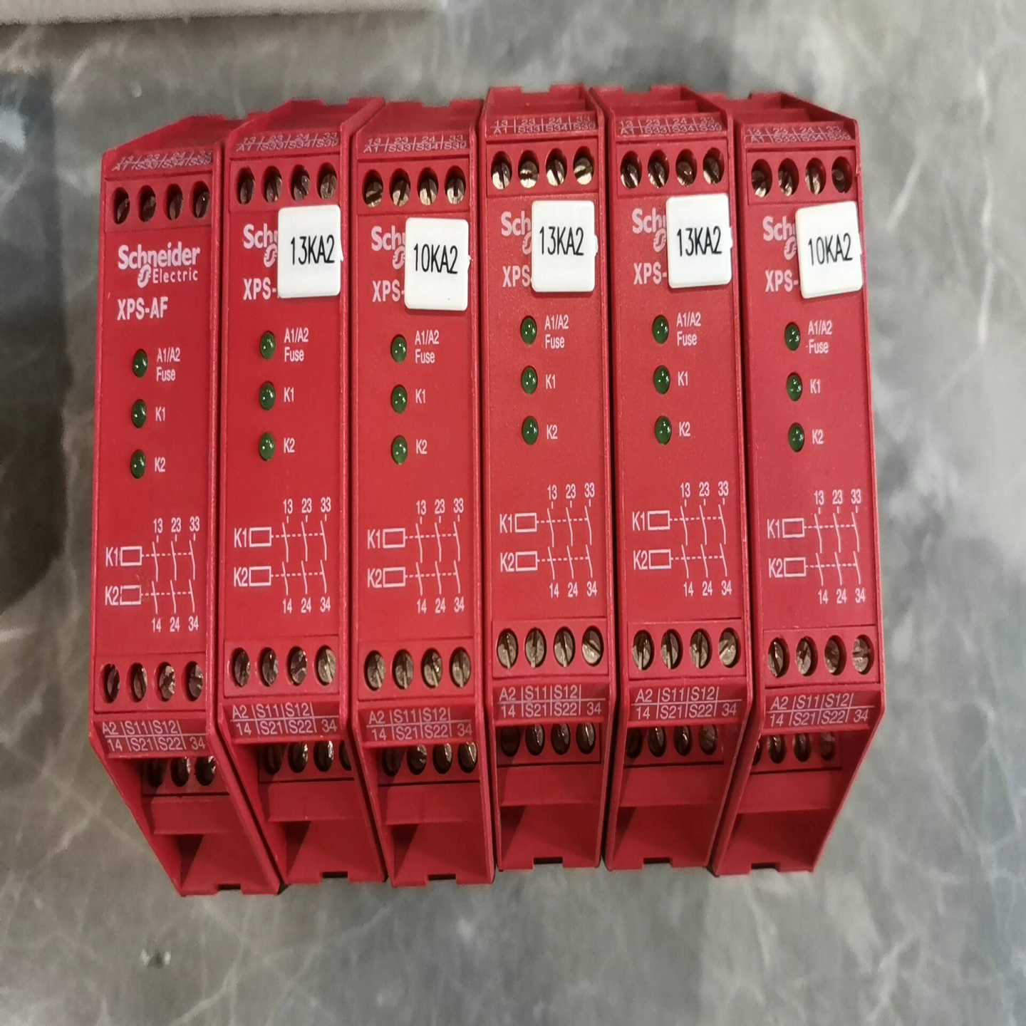 施耐德安全继电器XPSAF5130，24VAC/DC，15--议价商品