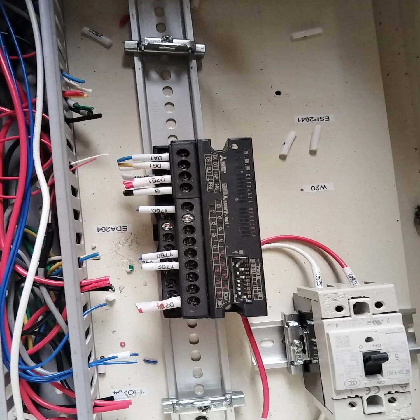 询价三菱远程IO模块AJ65SBTB1-16DT，日本原装进口，