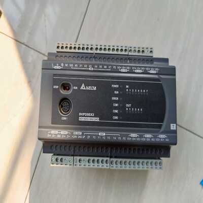 台达PLC DVP20EX200T成色实物图，功能正常