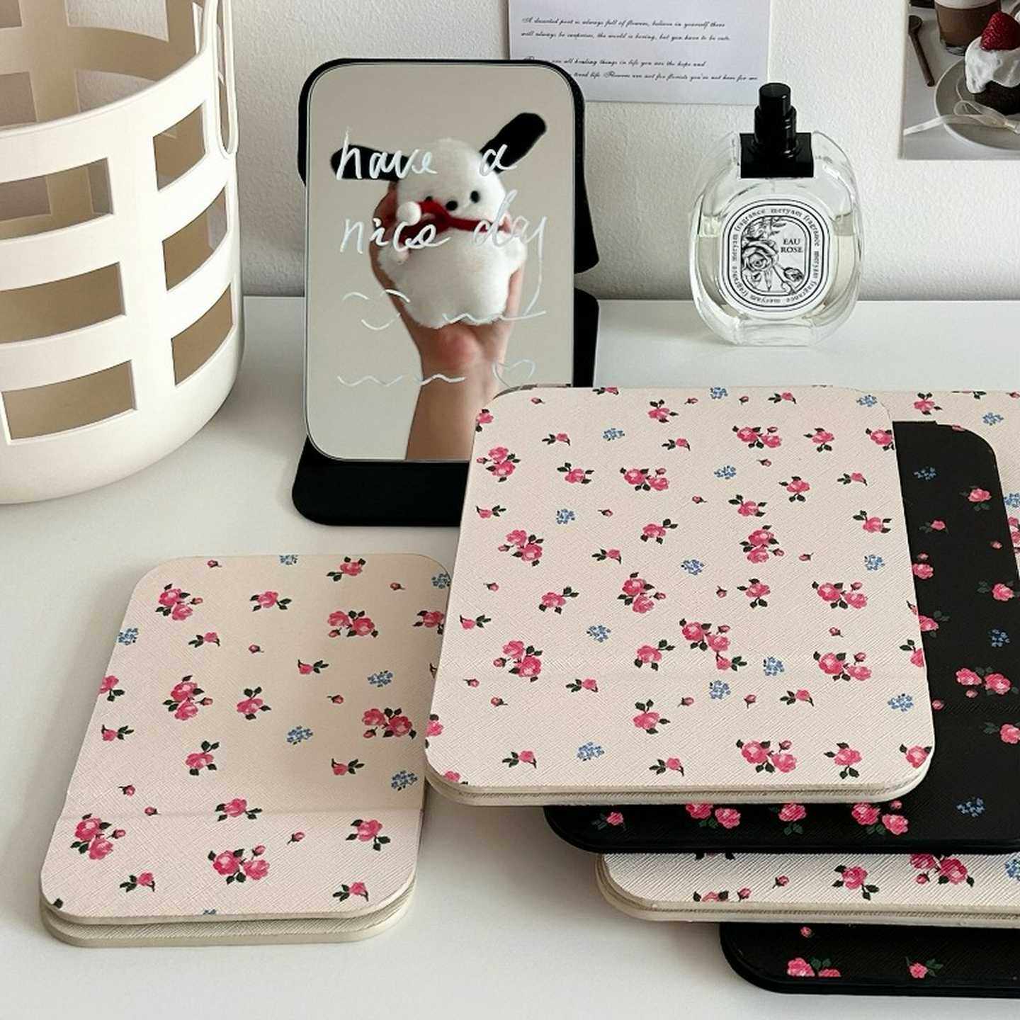 少女心碎花折叠镜化妆镜随身旅行便携学生宿舍梳妆台式可立小镜子