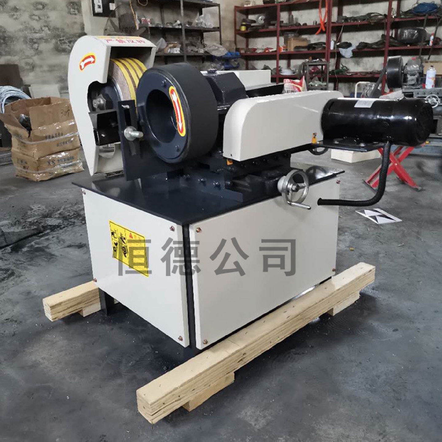 圆管抛光机钢管外圆除锈机砂带拉丝机工业自动打磨机镜面抛光机