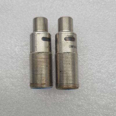 SICK UM1821812A211 Ensemble De 2 Livraison Rapide Gratuite