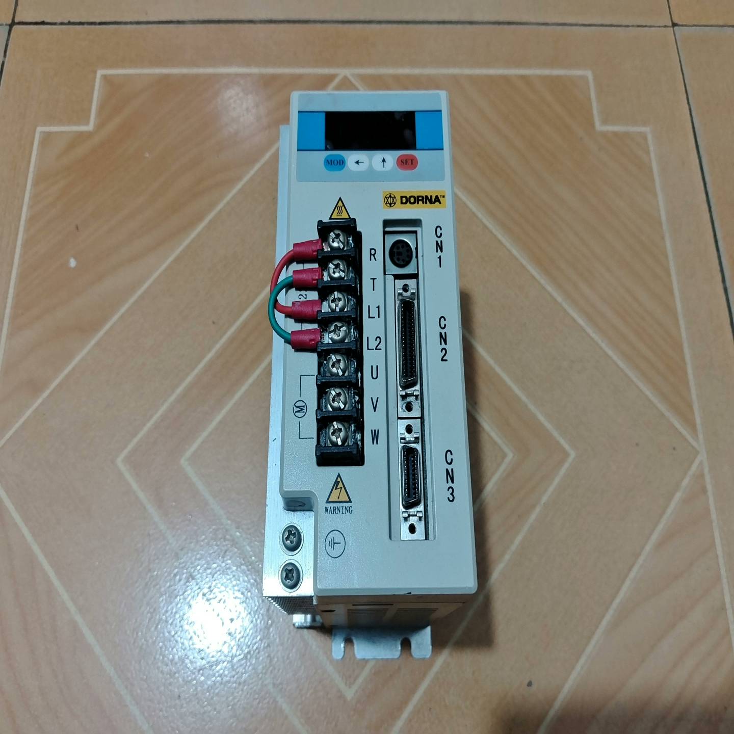 咨询-东菱伺服驱动器EPS2-TA040L121,功能正常,成色为