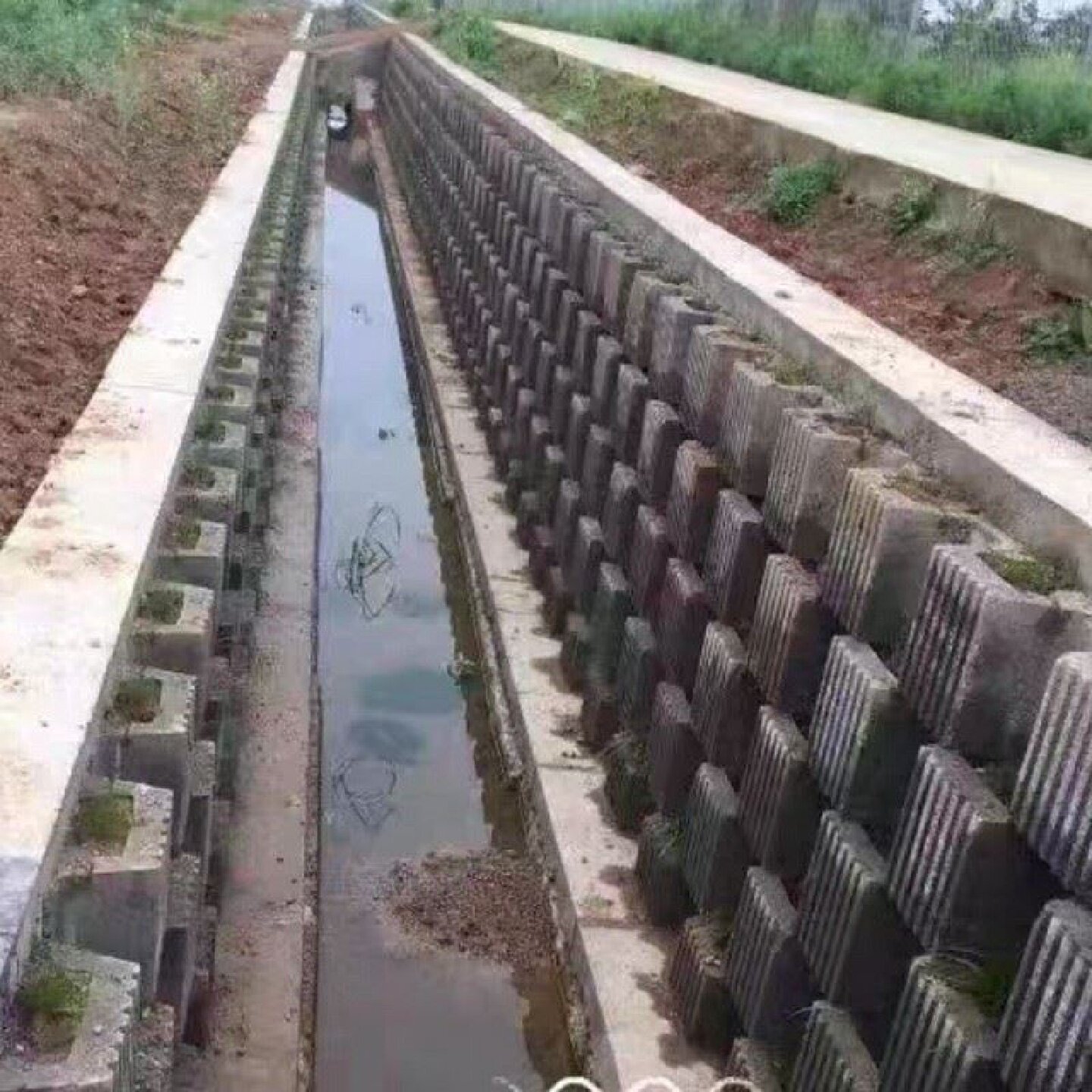 水泥自嵌式干垒生态挡土块河道景观生态护坡挡土墙干垒式挡土砖