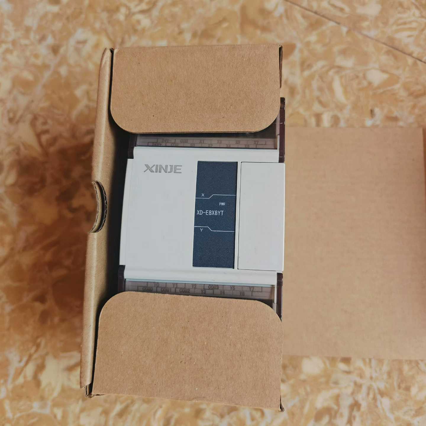 议价全新信捷PLC，输入输出模块XD-E8X8YT，保质期三个月现货/维