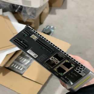 RM210通讯模块 成色如 两个10GE光电口 两个千兆网路接口