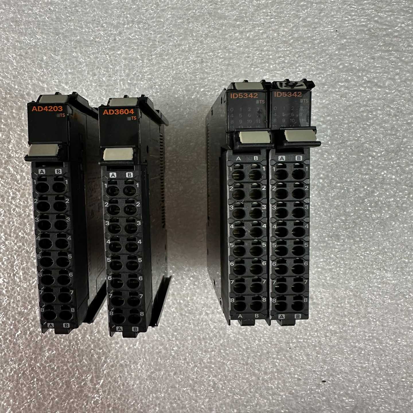 PLC模块NX-ID5342实图功能询价