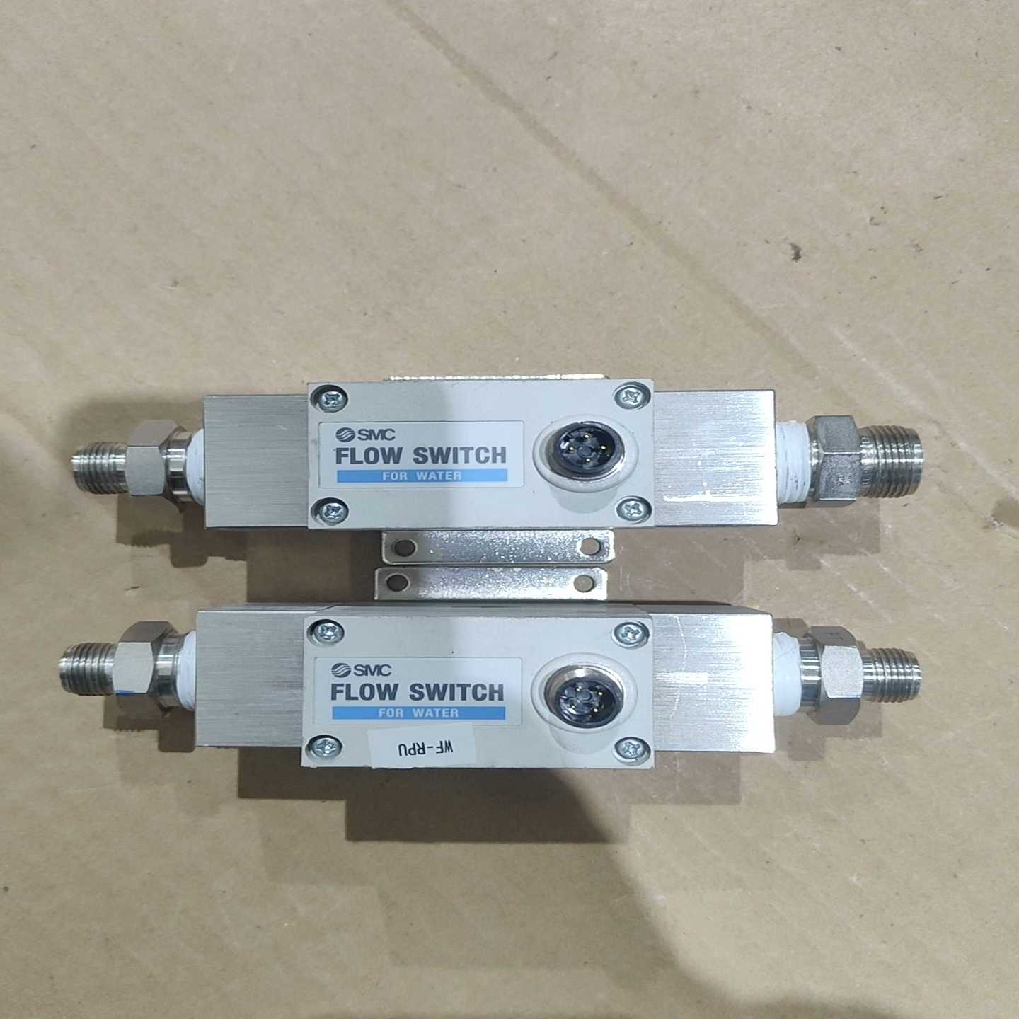 日本SMC原装水流量计PF2W520-04-01，2-16L--议价商品