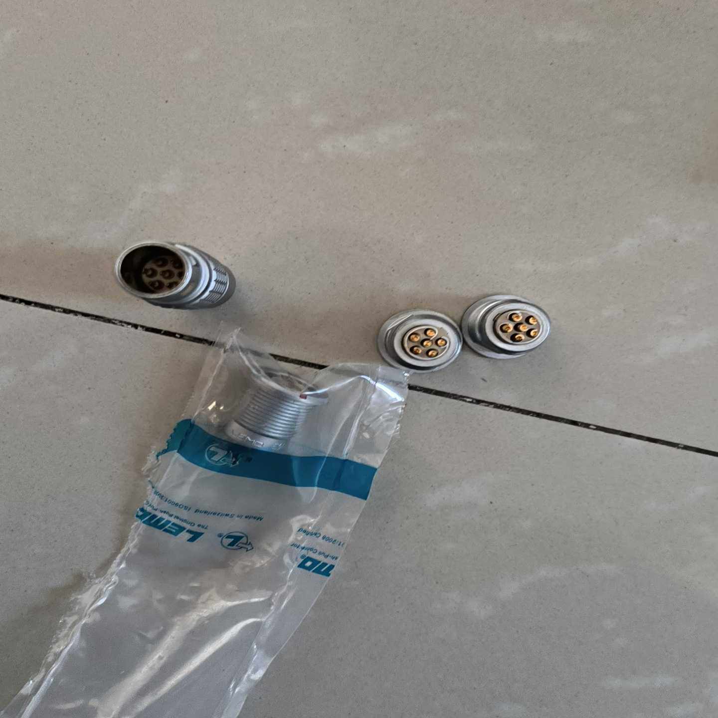 全新雷莫LEMO连接器，型号2B瑞士原装，质量保证，支